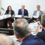 reuniao03-150x150 Governo busca negociação com EUA e pede apoio de empresários