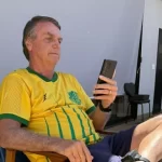 bolsonaro-faz-videochamada-com-michelle-que-esta-em-ato-no-para-1754235994917_v2_900x506.jpg-150x150 Datafolha: 51% aprovam prisão domiciliar de Bolsonaro e 53%, ações de Moraes