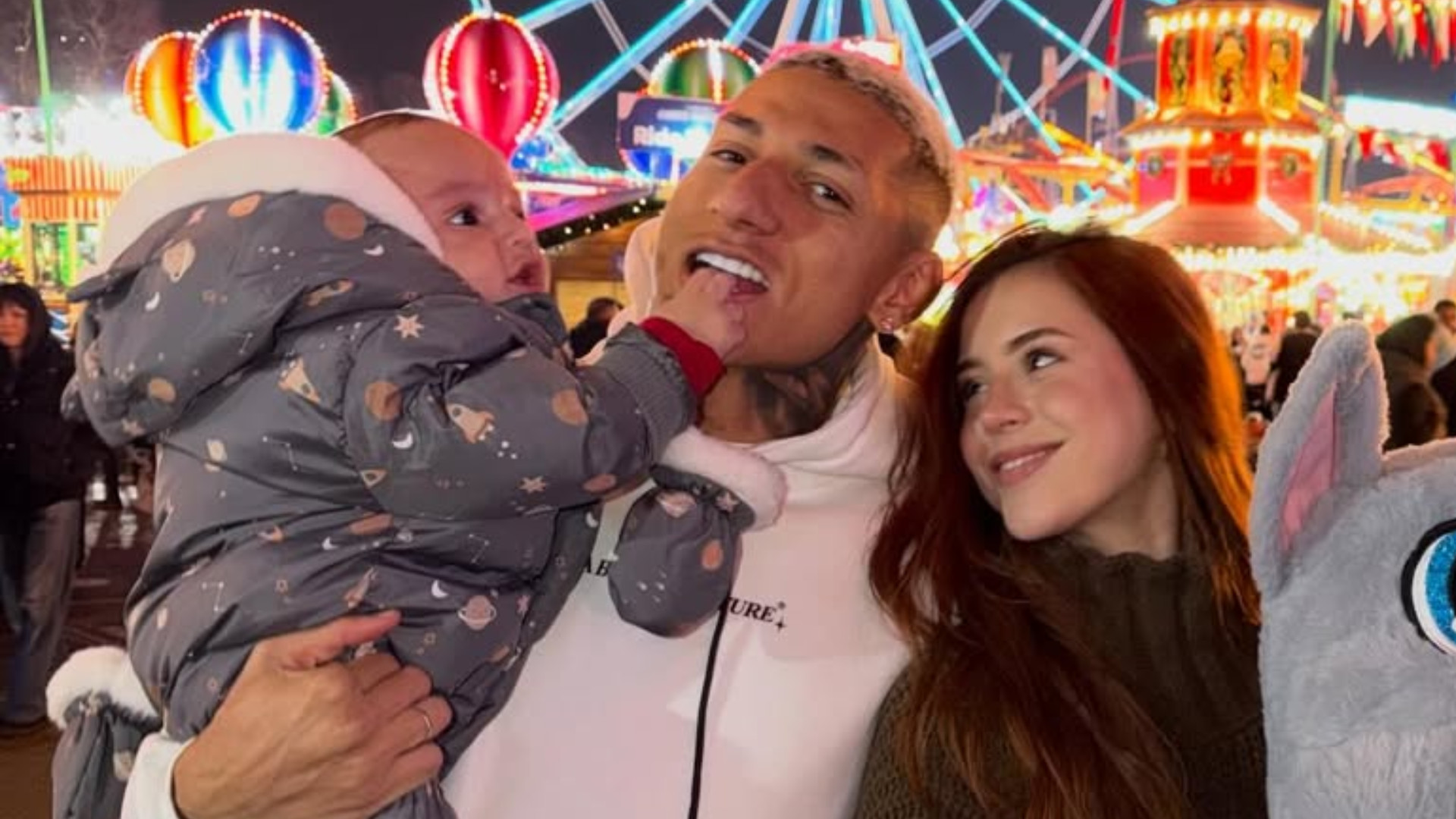 Richarlison-Amanda-Araujo Perus On-line