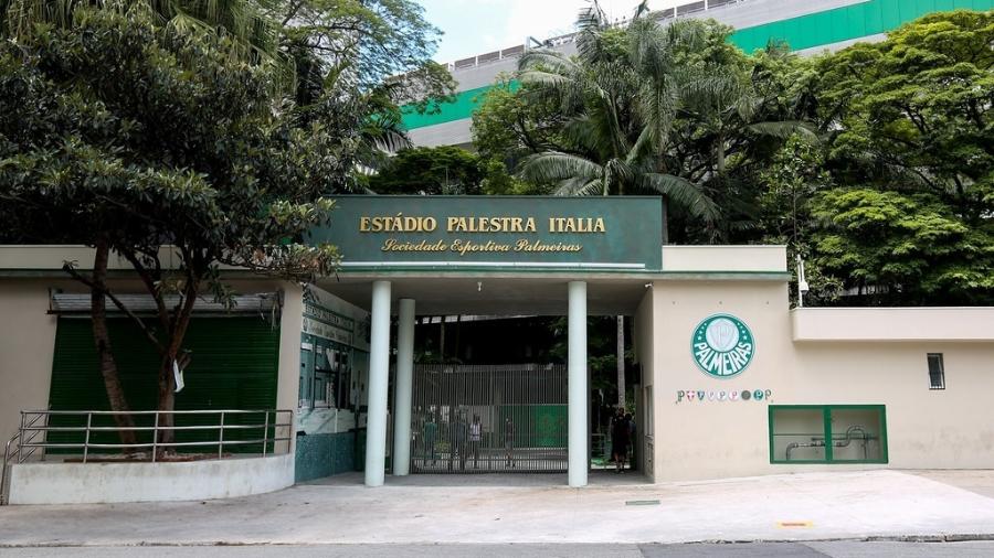 portaria-do-clube-do-palmeiras-na-rua-palestra-italia-1678481165833_v2_900x506 Perus On-line